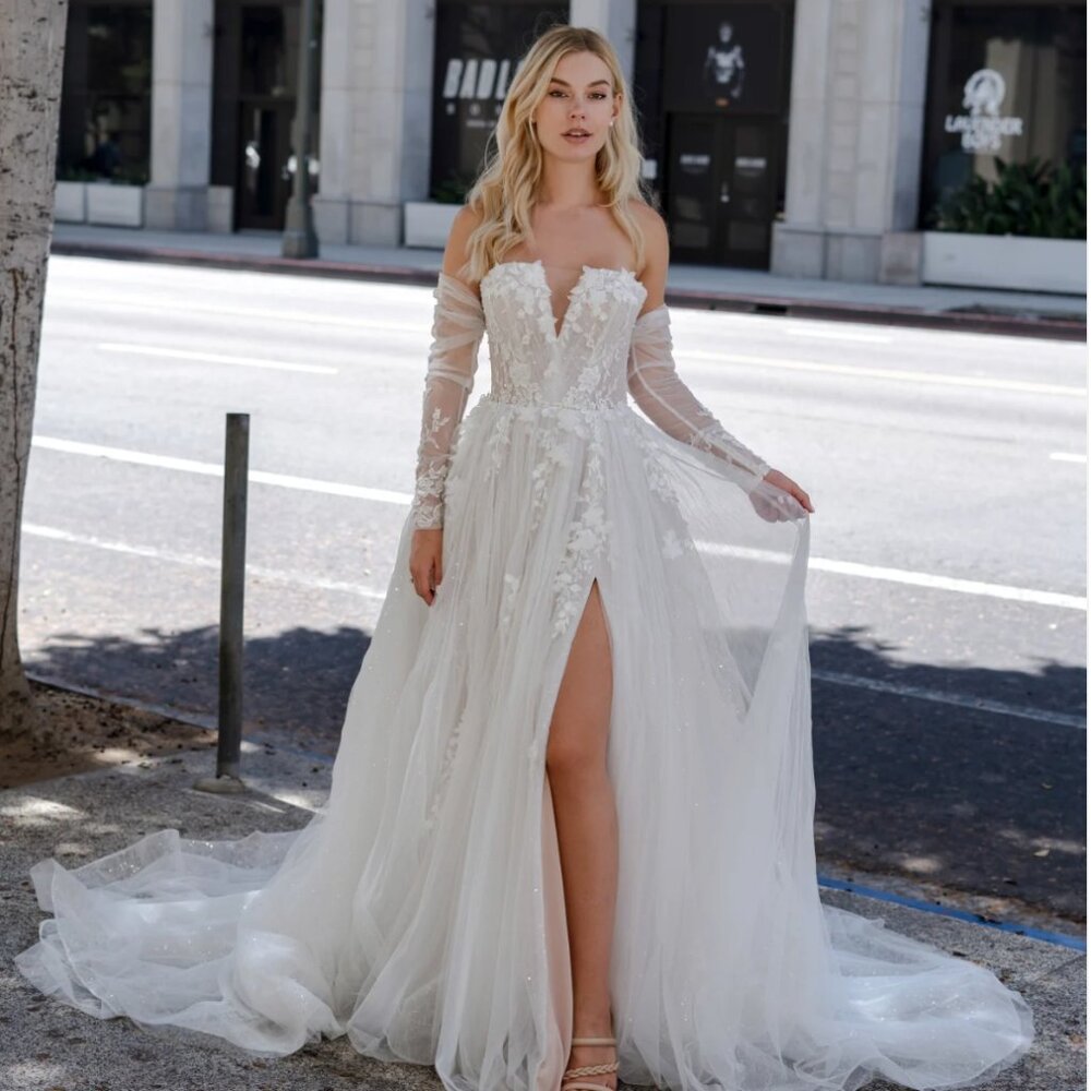 Iveary Bridal Deanna Wedding Dress